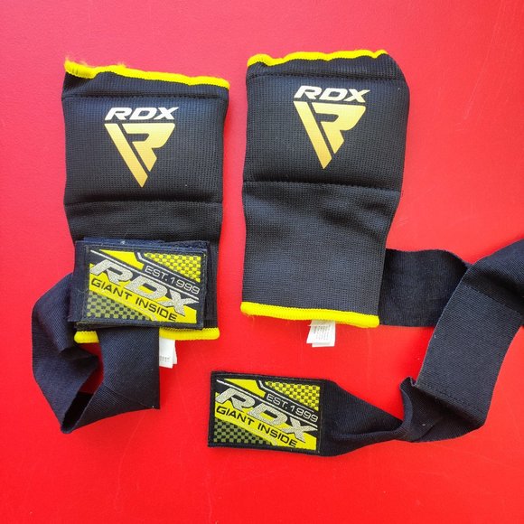 RDX boxing / training gloves with bandage black and gold - Picture 1 of 5